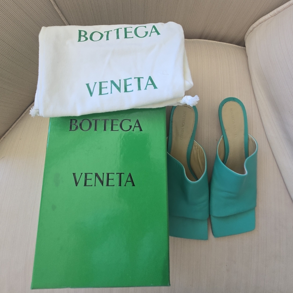 Bottega Veneta Women's Green Mules